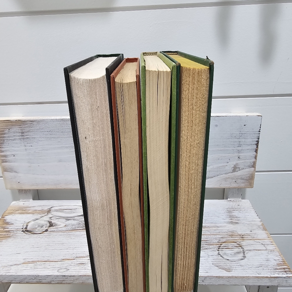 Vintage Pretty Book Set - Picture 2 of 7